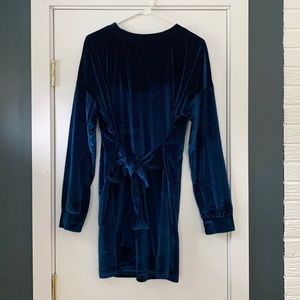 Blue long sleeve velvet dress